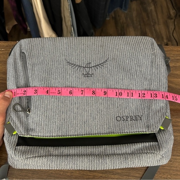 Osprey Messenger Laptop Bag Gray Stripe Crossbody School Work Travel Lightweight - Picture 9 of 11